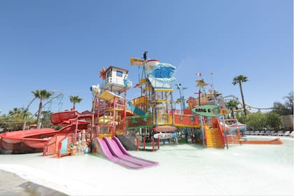 Six Flags anunció el cierre de tres parques en los últimos meses (Facebook / @SixFlagsHurricaneHarbor)