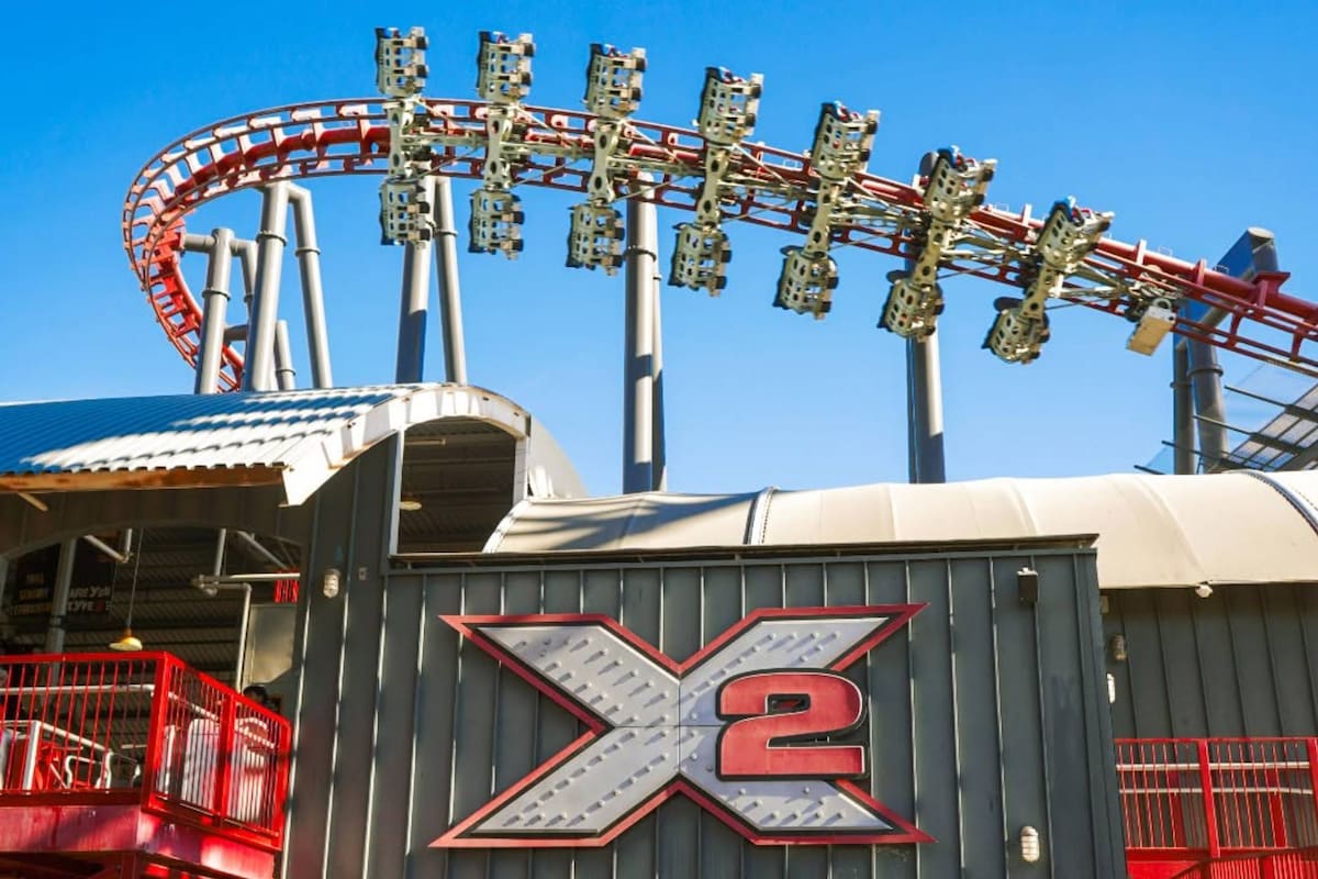 Six Flags anunció el cierre definitivo de la icónica montaña rusa X2