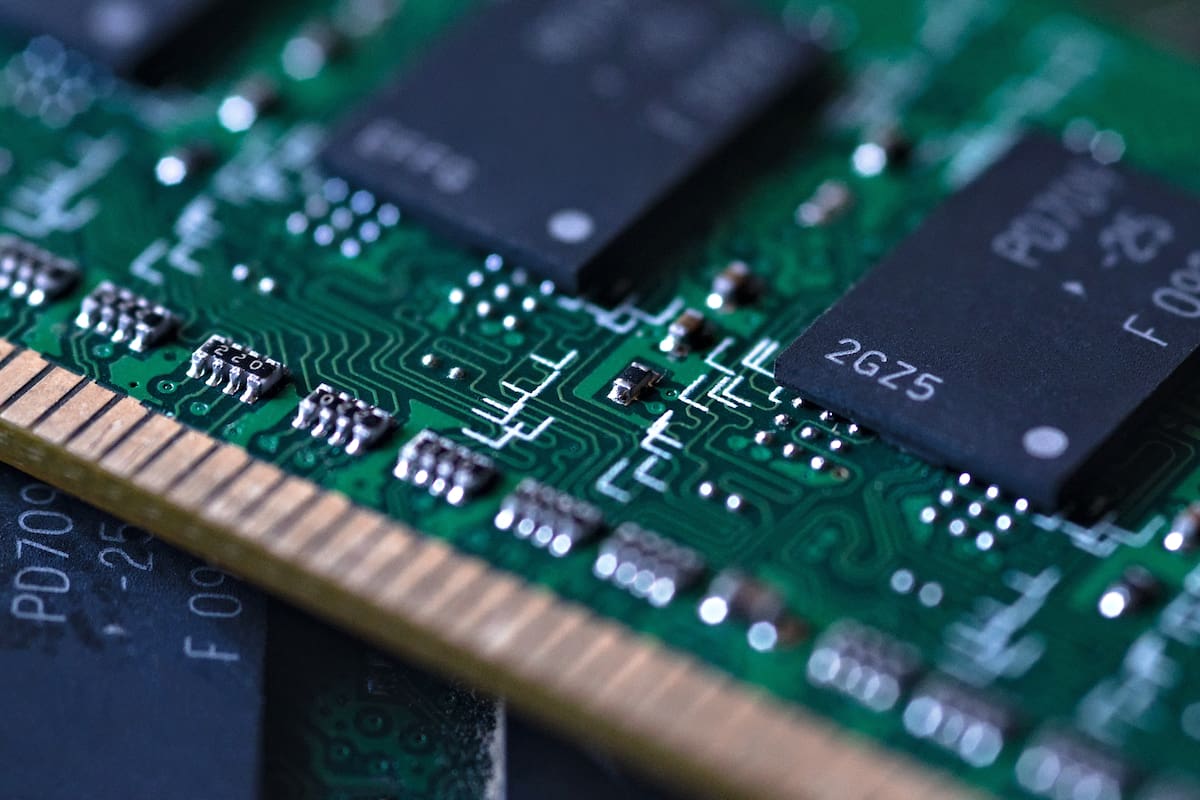 SK Hynix y Micron superaron el billón de dólares de valuación bursátil; junto con Samsung dominan el mercado de chips de memoria RAM y de almacenamiento
