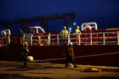 Skandi Caledonia, barco que lleva suministros a los barcos que estan en la zona de perforacion.
Puerto de Mar del Plata 19 de Junio 2024