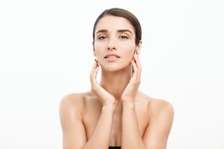 Más conocida como “skinimalism”, así es la rutina de belleza que promete resultados visibles en menos pasos