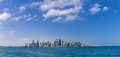 Skyline del distrito West Bay.