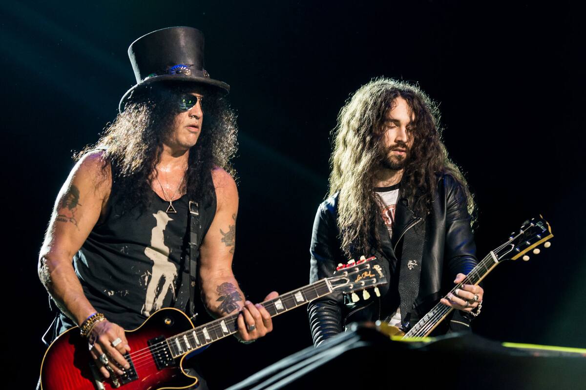 Slash con Frank Sidoris, uno de los integrantes de The Conspirators