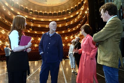 Sobre el escenario del teatro Colón
