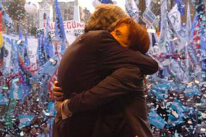 Sobre el final de su discurso, la expresidenta recordó a su marido en el día de su aniversario