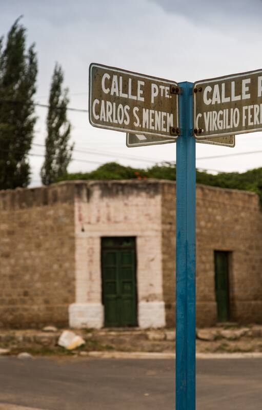 Sobre la calle que lleva su nombre se encuentran la plaza principal, la iglesia y la humilde casa natal de la familia Menem.