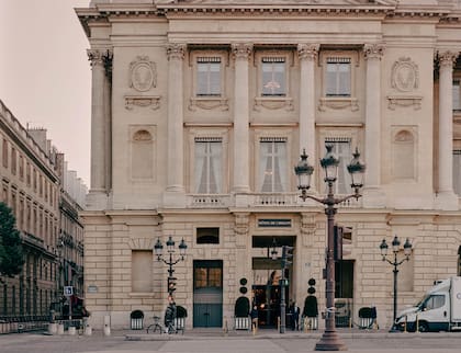 Sobre la Plaza de la Concordia, el Hôtel de Crillon es uno de los más antiguos e icónicos de París.