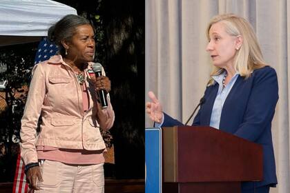 Sobre los derechos de los estudiantes trans, las candidatas chocaron frontalmente: Spanberger sostuvo que cada distrito escolar debía decidir, mientras Earle-Sears respaldó las directrices del gobernador Youngkin que obligan a usar los baños según el sexo asignado al nacer