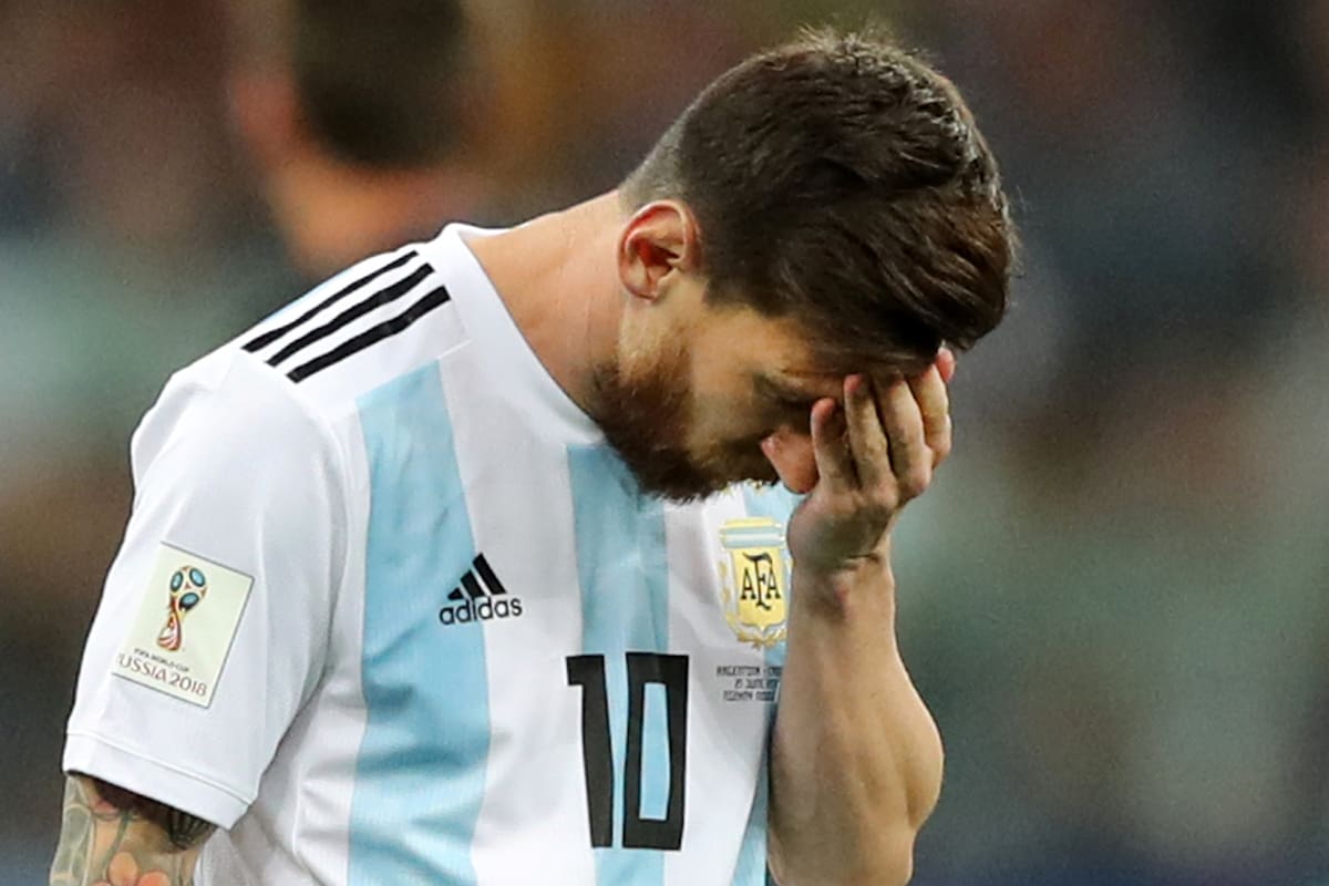 Soccer Football - World Cup - Group D - Argentina vs Croatia - Nizhny Novgorod Stadium, Nizhny Novgorod, Russia - June 21, 2018 Argentinas Lionel Messi looks dejecte