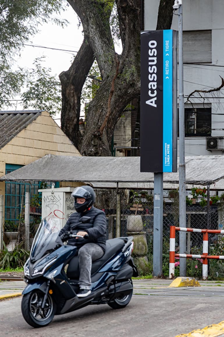 Sociedad - Acassuso, donde ganó LLA, post elecciones. Provincia de Buenos Aires.