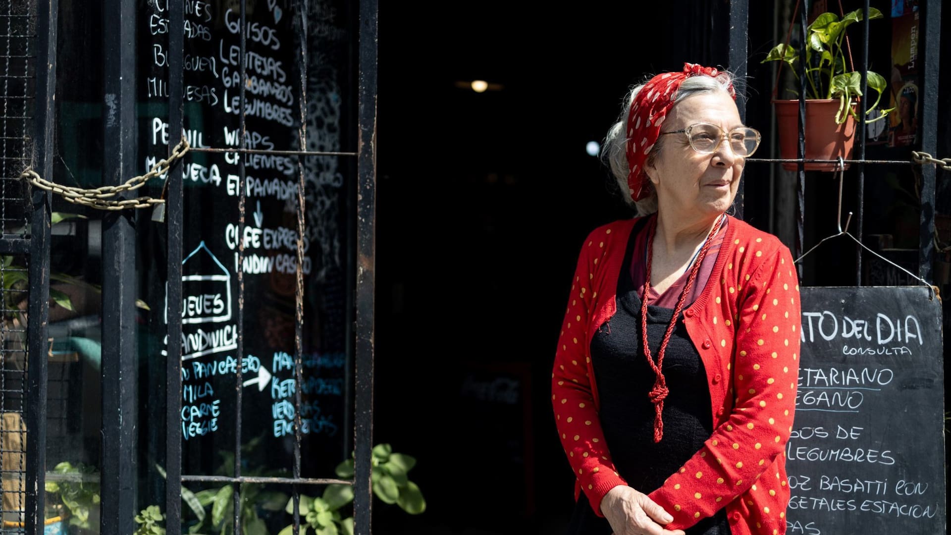Tiene 66 años, es socióloga y abrió un restaurante íntimo y bohemio para solo diez comensales