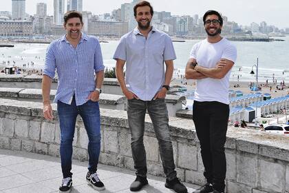 Socios de Alohar, una plataforma de alquileres temporales en versión local.