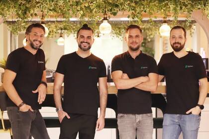Socios fundadores de Spines, de izquierda a derecha: Lev David, Yehuda Niv, Niv Ovdat y Nir Kenner