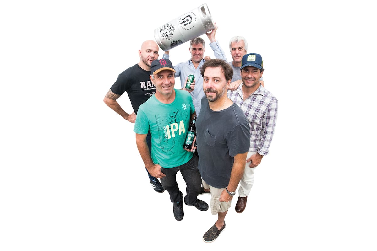 Socios fundadores, desde Rubén “Cacho” Diciero (remera verde), en el sentido de las agujas del reloj: Pablo González Faduaga, Miguel de Achával, Tomás Fellner, Mariano Iturbe y Gustavo Schickendantz.