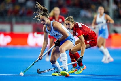 Sofía Cairó, bajo presión en el partido ante Bélgica