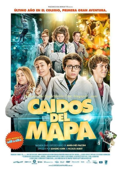 Sofía Calzetti (abajo a la izquierda) en la promoción de "Caídos del mapa".