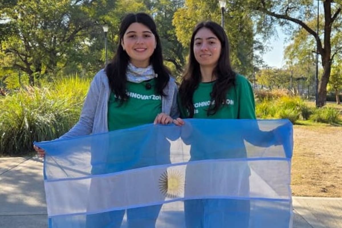 Sofía Leal, de 17 años, y Chiara Catalini, de 16 años, son estudiantes cordobesas y crearon MultiRisk, una app que alerta ante posibles incidentes meteorológicos