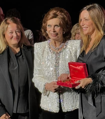 Sofía Loren recibió un reconocimiento por su aporte a la cultura italiana y su gran trayectoria en un evento hecho a su medida