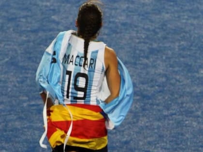 Sofía Maccari llevó la bandera de Cataluña en la premiación de los Juegos Olímpicos de Londres y donde ya era ídola la quisieron aún más