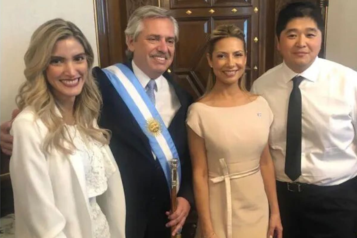 Sofía Pacchi y Chien Chia Hong en la asunción de Alberto Fernández