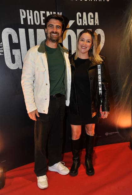 Sofía Pachano y su novio, el actor Santiago Ramundo, se mostraron muy acaramelados antes de la función