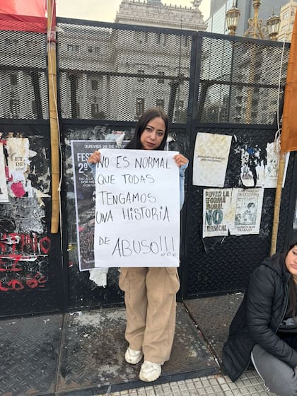 Sofía Simonetti en la marcha Ni Una Menos