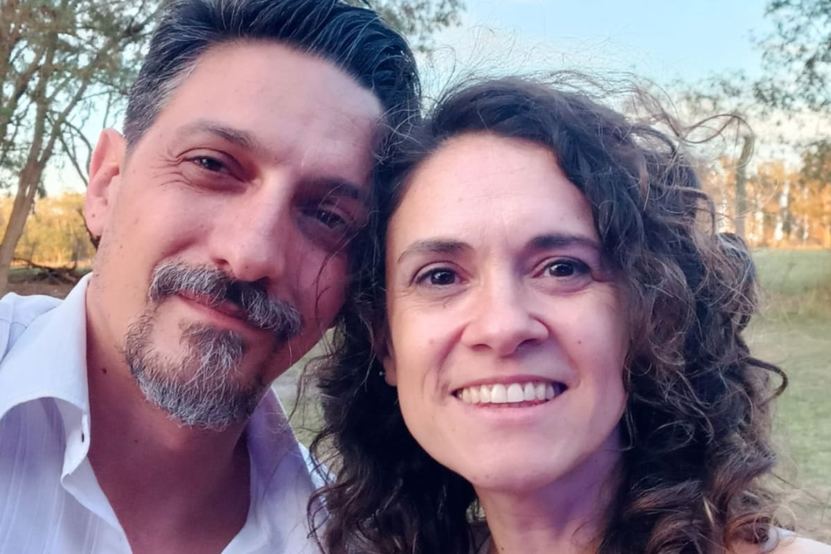 Sofía y su novio, el gestor de esta movida artística que no para de crecer.