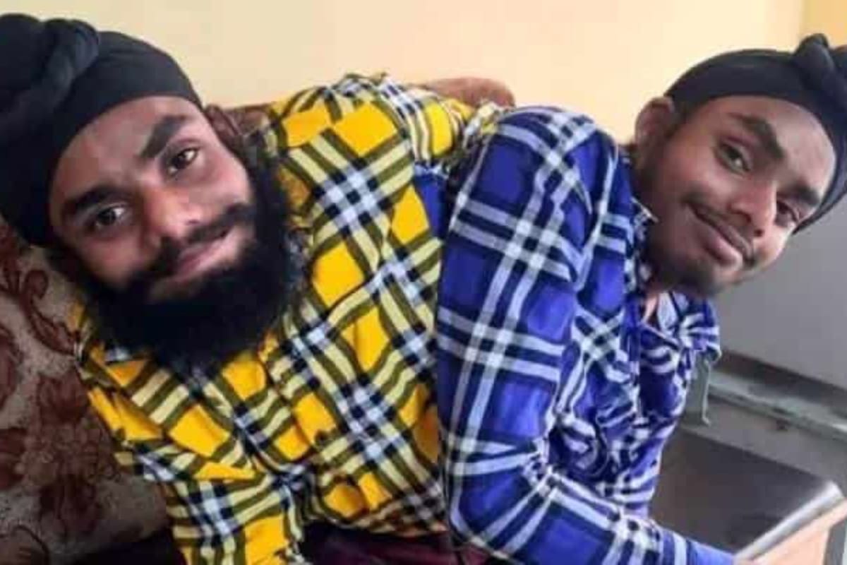 Sohna y Mohna Singh, son hermanos siameses que fueron abandonados al nacer en la India (Crédito: Twitter/@ndtv)