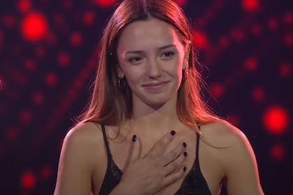 Sol Llobet fue la primera elegida por Lali Espósito para su equipo en La Voz, luego de que emocionara a todos con su talento y su historia de vida