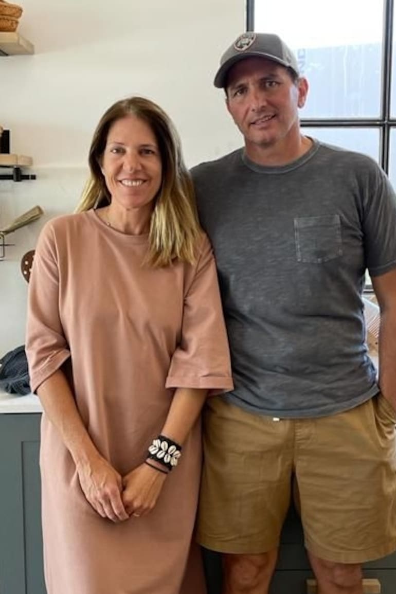 Sol Palou y Christian Boix juntos en la casa que construyeron combinando sus dos empresas: la construcción del Grupo Pauta y el diseño de interiores de Sol Palou Deco