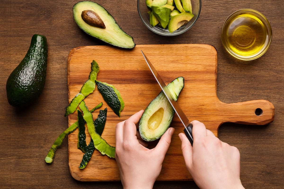 Sola, con un chorrito de limón o aceite de oliva, la palta es un aliado de la alimentación saludable.