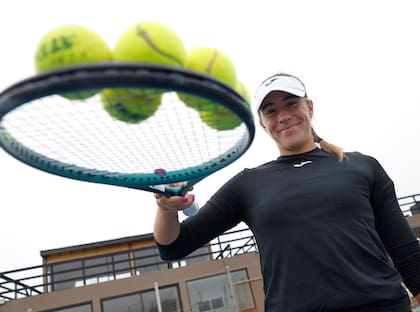Solana Sierra, con LA NACION, durante un alto en su entrenamiento en Santa Clara del Mar, con miras a la gira norteamericana sobre superficie dura