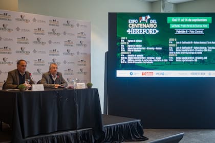Solanet y Collinet durante el lanzamiento de la Exposición del Centenario de la raza Hereford