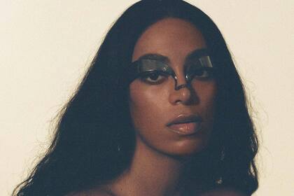 Solange editó por sopresa su nuevo disco