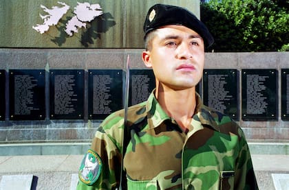 Soldado, imagen tomada por Marcos López en 1996