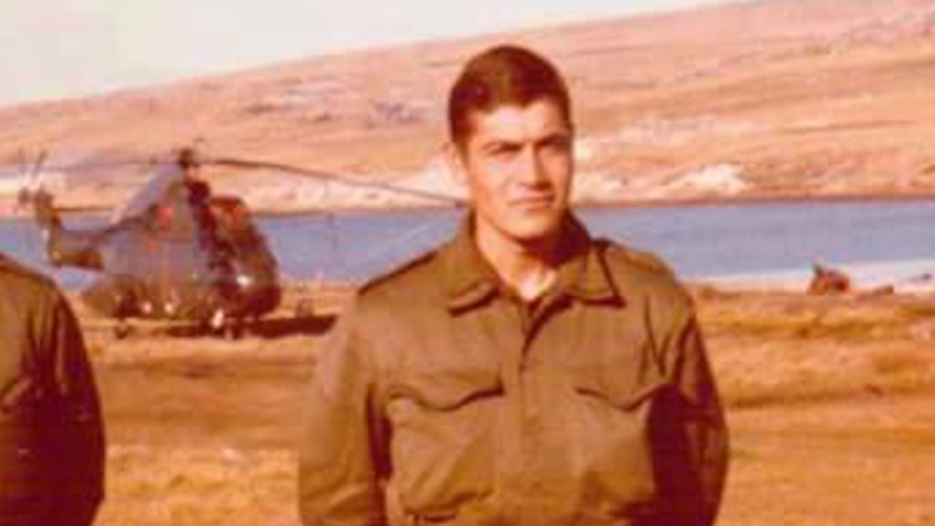 Soldados Carlos Marcelo Morganti en Malvinas. (Fotografía de VGM Alejandro Meringer).