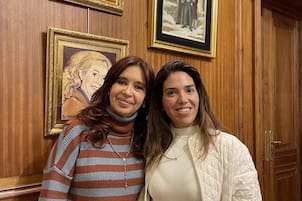 Una sindicalista ligada a La Cámpora compró el piso de abajo de Cristina y hay dudas sobre para qué se usa