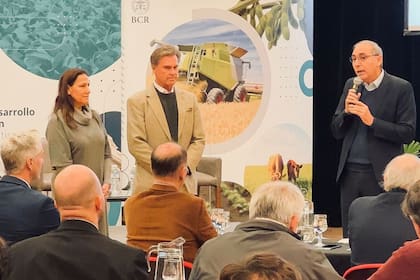 Soledad Diez de Tejada, Carlos Fuchs Facht y Miguel Simioni (BCR)
