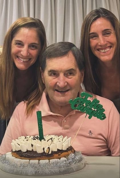 Soledad junto a su padre, Omar, y su hermana, Natalia