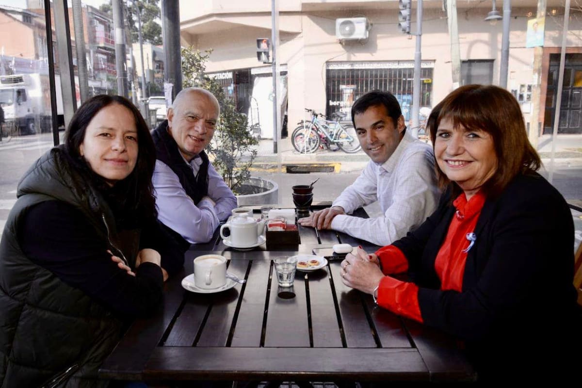 Soledad Martínez, Néstor Grindetti, Ramón Lanús y Patricia Bullrich compartieron hoy un desayuno en Vicente López