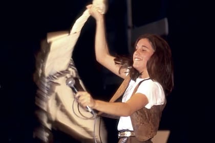 Soledad Pastorutti: desde la adolescencia, 30 años recorriendo escenarios