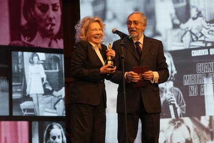 Soledad Silveyra homenajeada en el Martín Fierro de Teatro