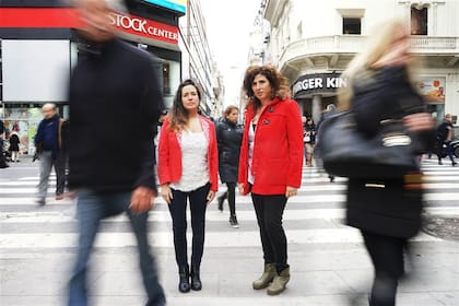 Soledad Vallejos y Evangelina Himitian, autoras del blog Deseo Consumido