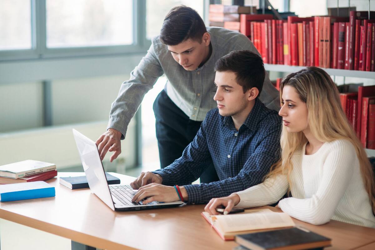 Solicitar en las rondas tempranas puede proporcionar a los estudiantes comprometidos una ventaja competitiva, aumentando sus probabilidades de ser admitidos en su universidad ideal (Archivo)
