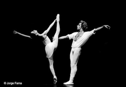 Marcia Haydée y Jorge Donn en un dúo de Romeo y Julieta, de Béjart, que bailaron en 1982 en el Teatro Ópera de Buenos Aires