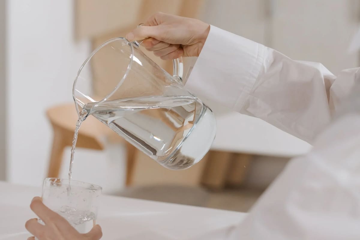 Solo con agua y electricidad podría prevenirse la propagación de enfermedades en vehículos espaciales o en bases lunares (Foto Pexels)