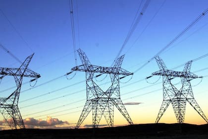 Solo hasta julio, el Tesoro le transfirió a Cammesa $152.061 millones (US$2320 millones), lo que implicó un incrementó de 157% en comparación con el mismo periodo de 2019, según datos del Instituto Argentino de Energía (IAE)