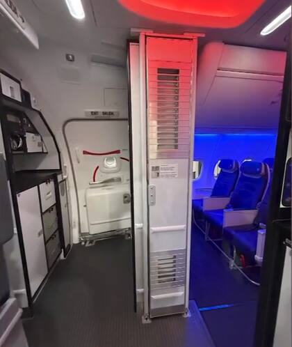 Solo los nuevos aviones entregados deberán contar con la barrera secundaria de cabina
