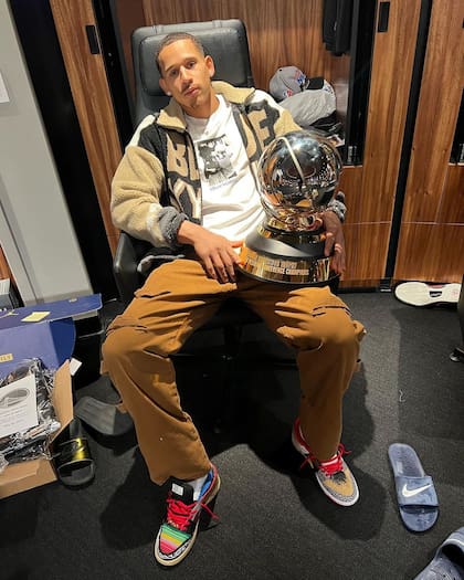 "Solo un niño de East Oakland en camino a las finales de la NBA", apuntó el mexicano Juan Toscano tras el triunfo de los Warriors en la Conferencia Oeste