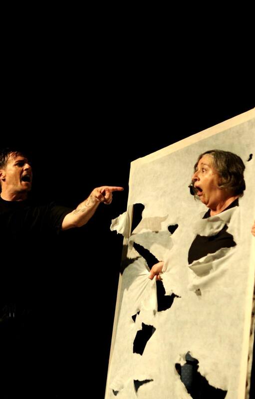 Solos, un lienzo blanco, una de las puestas más interesantes de este verano, coprotagonizada por María Cámpora, reciente ganadora del premio Estrella de Mar